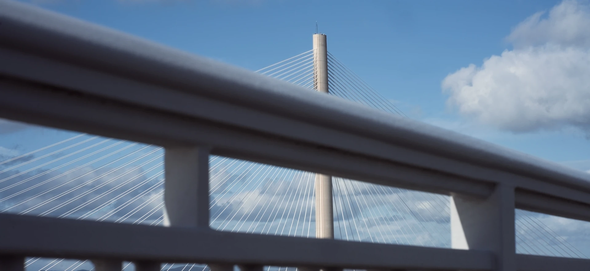 Background image - Queensferrycrossingfromfootpath