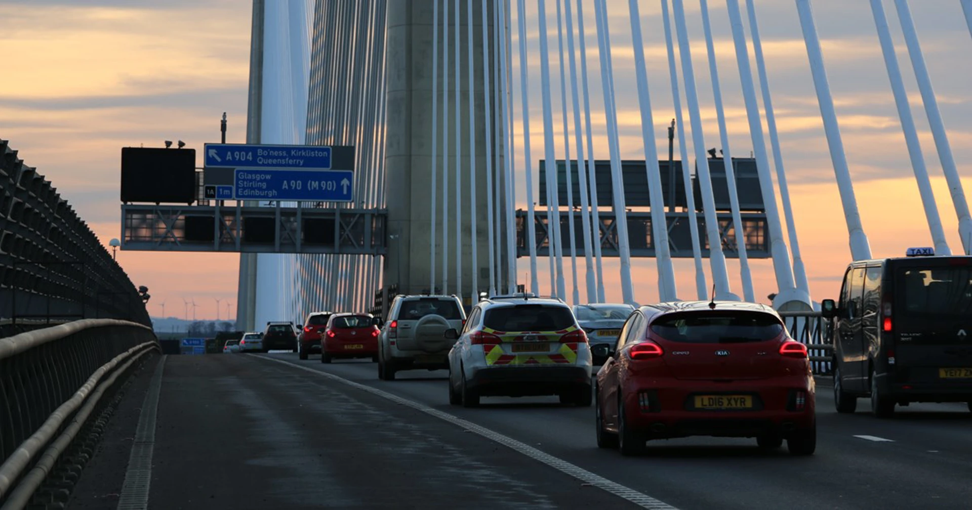 Background image - Traffic on the M90 Queensferry Crossing