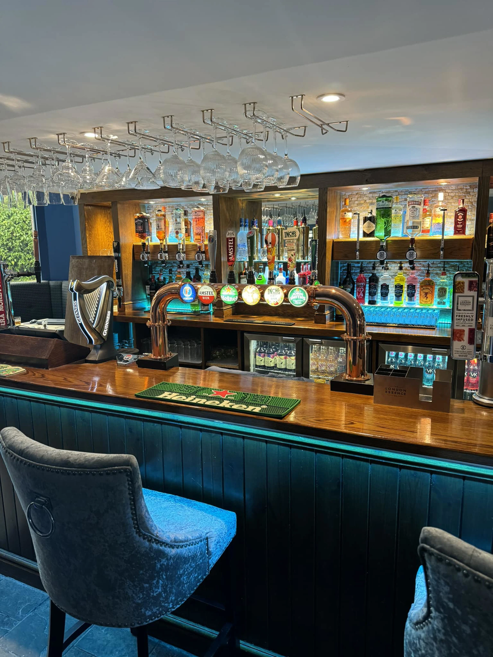 Background image - Edwards Bar Queensferry