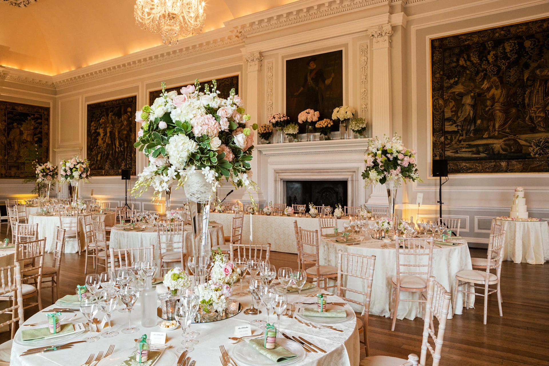 Background image - Hopetoun House Blue Sky Photography