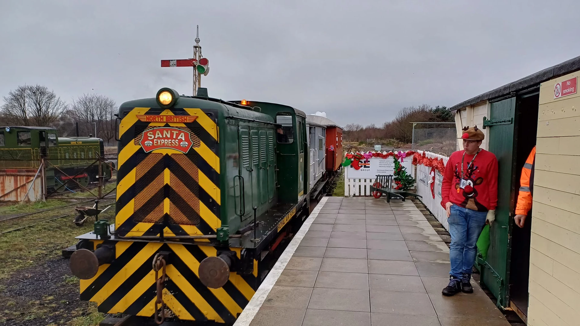 Background image - Fhr Santa Express