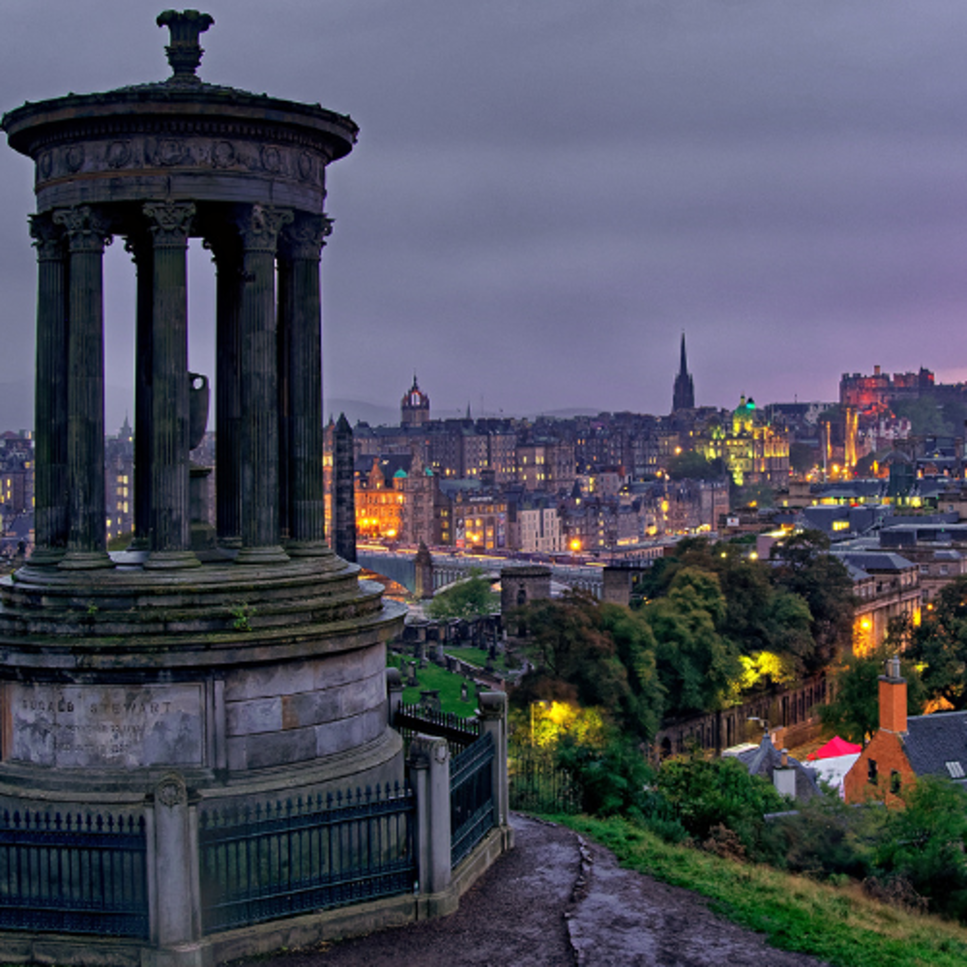 Background image - Edinburgh | Canva